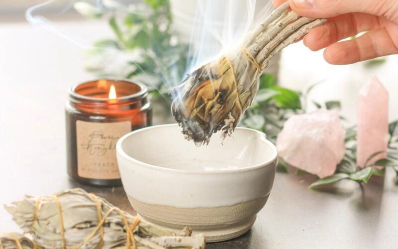 How to Burn Sage for Smudging and Remove Negative Energy